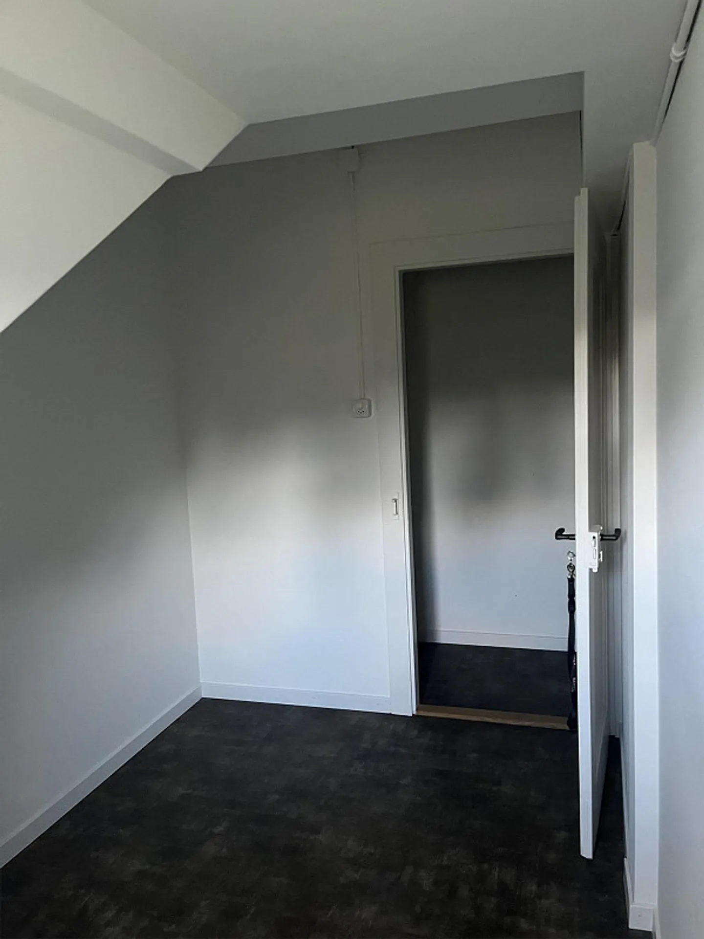 Attic for rent! - Photo 3 of 3