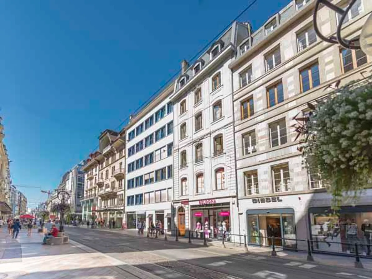 Stunning apartment in the heart of Geneva - Photo 1 of 5