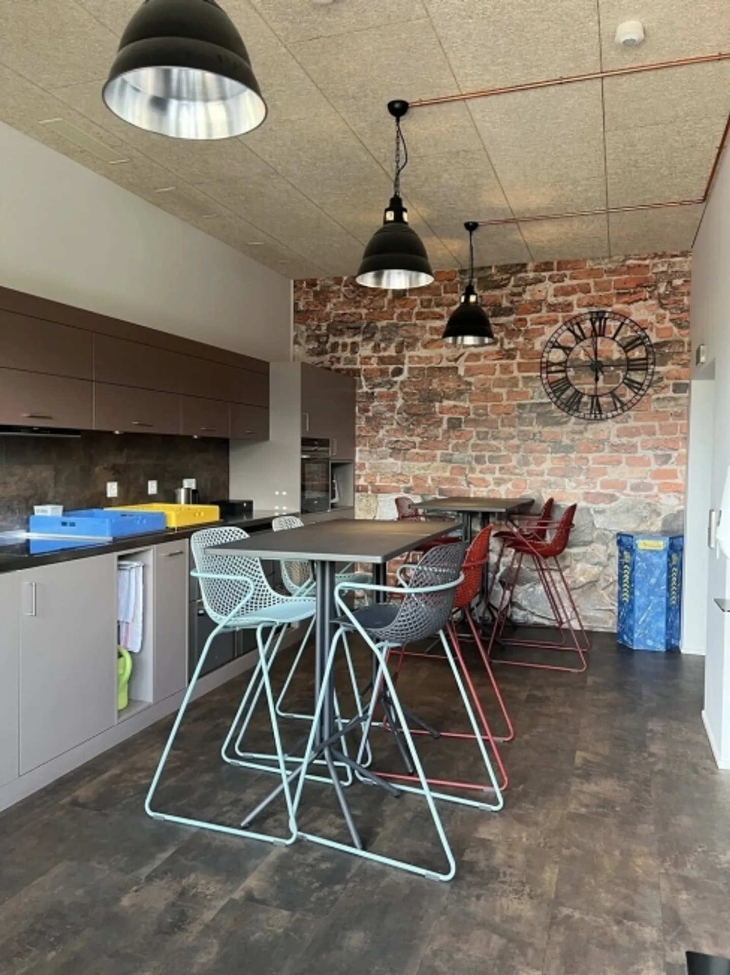 Administrative area of approx. 92 m2 for rent in Bulle - Photo 4 of 5