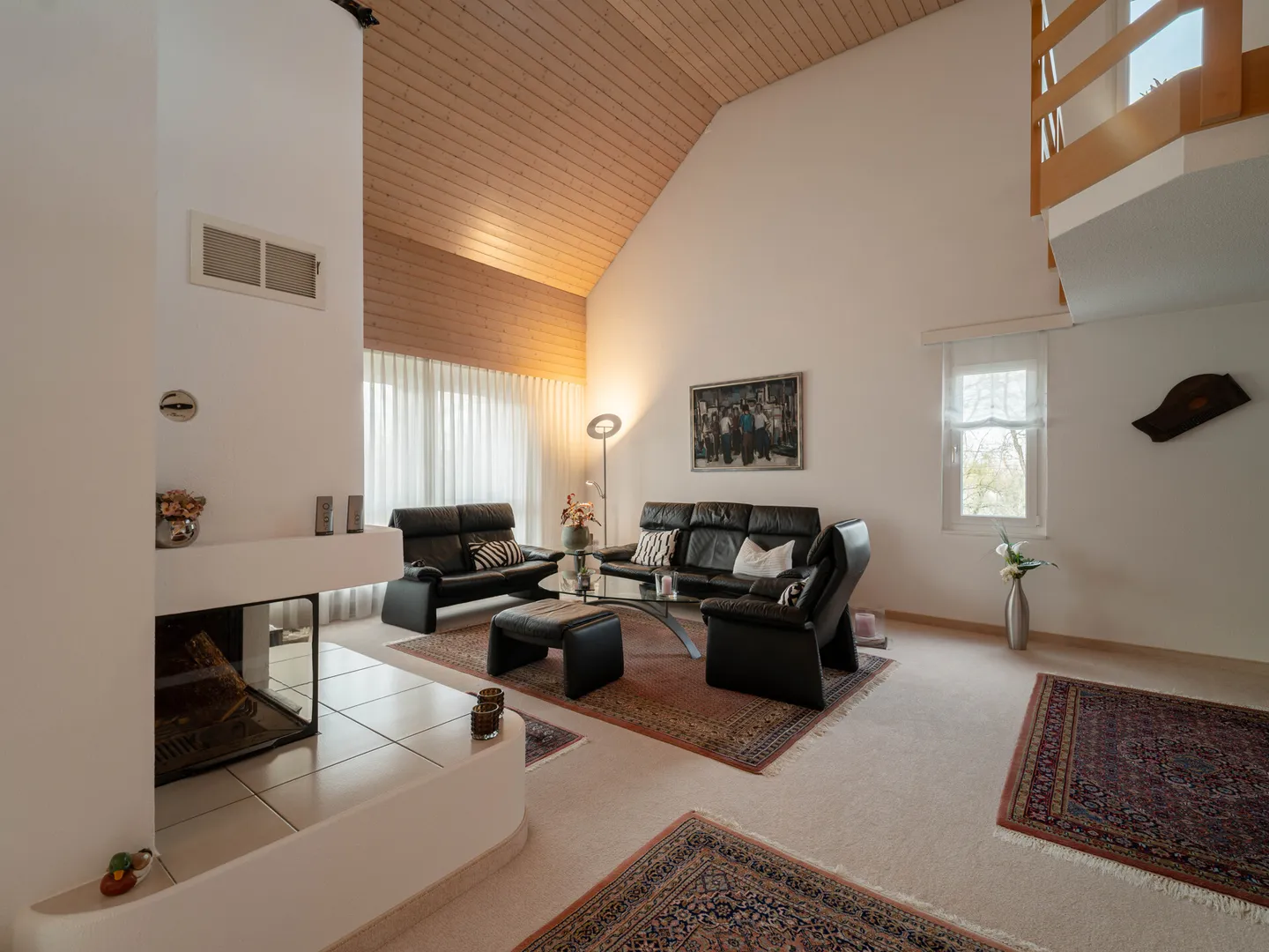 Appartement en duplex de 6 pièces baigné de lumière avec vue sur le lac - Photo 4 sur 9