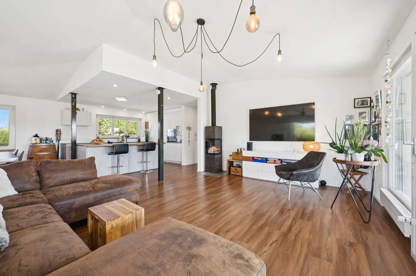 Elegante casa unifamiliare di 5,5 stanze con paradiso del giardino e vista sulle Alpi - Foto 5 di 14