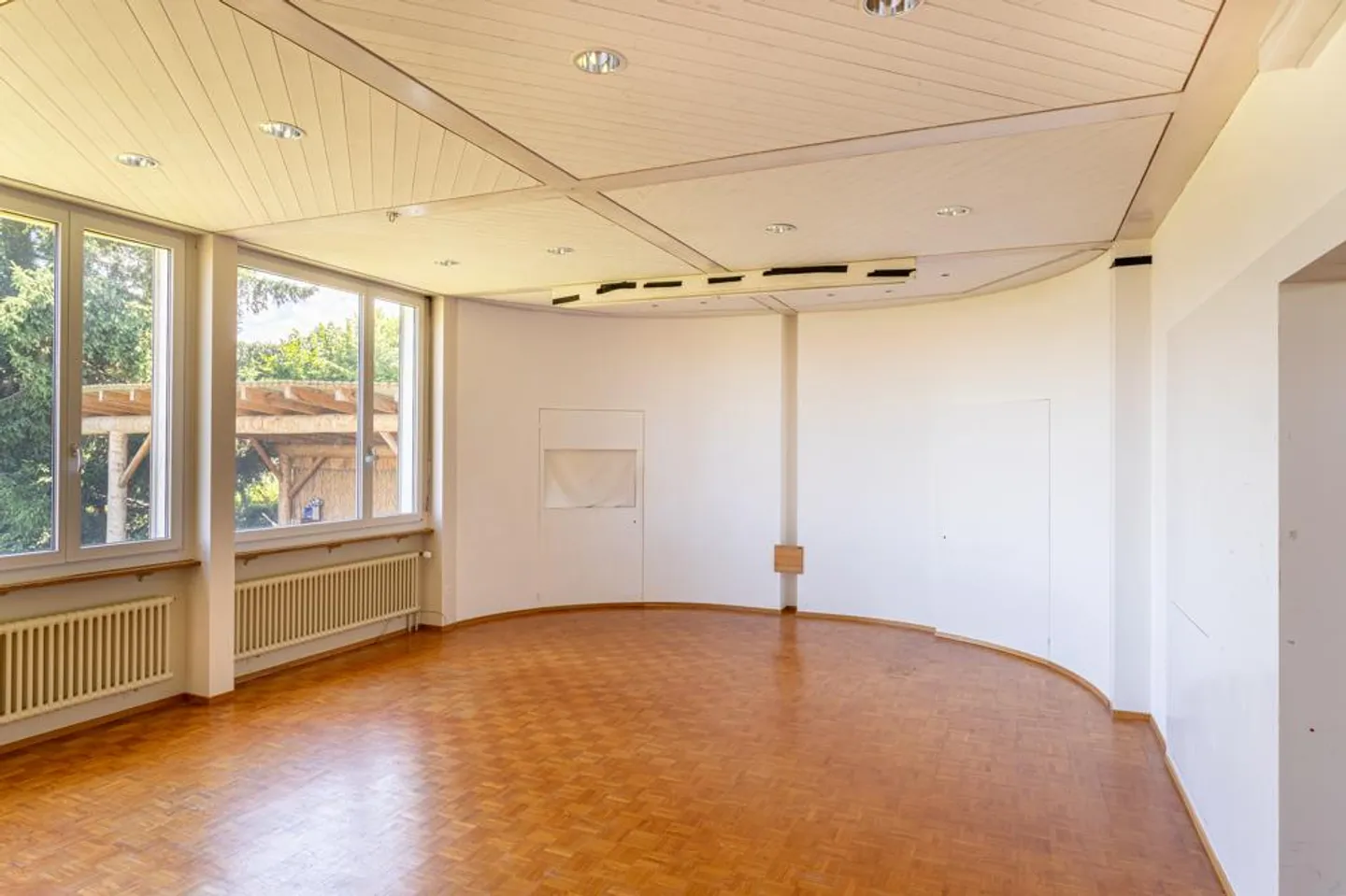 Mehrfamilienhaus mit viel Land und Entwicklungspotenzial - Foto 6 von 7