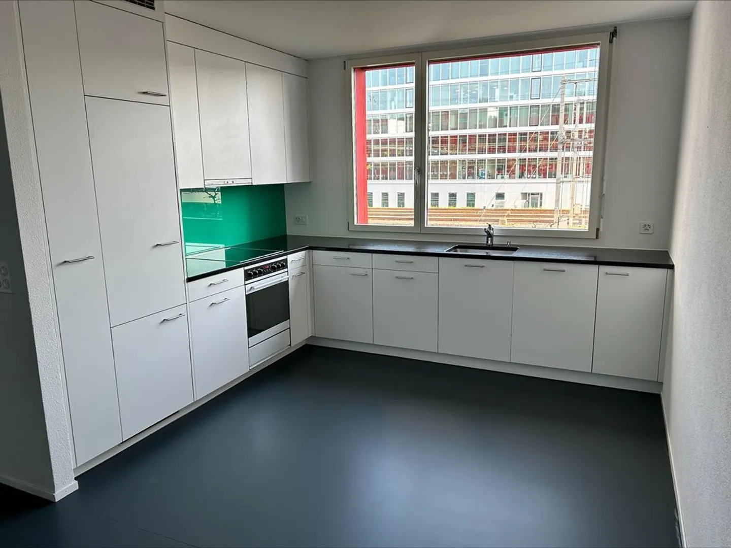 Vivere proprio accanto alla stazione ferroviaria di Schlieren - Foto 2 di 6