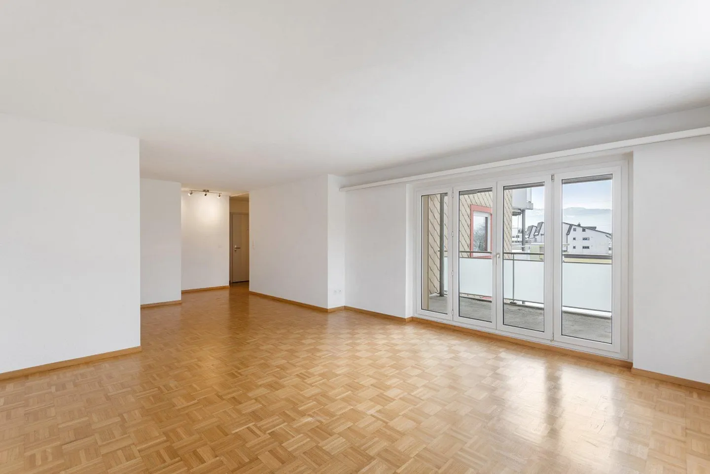 In grüner, kinderfreundlicher Umgebung - Foto 1 von 10