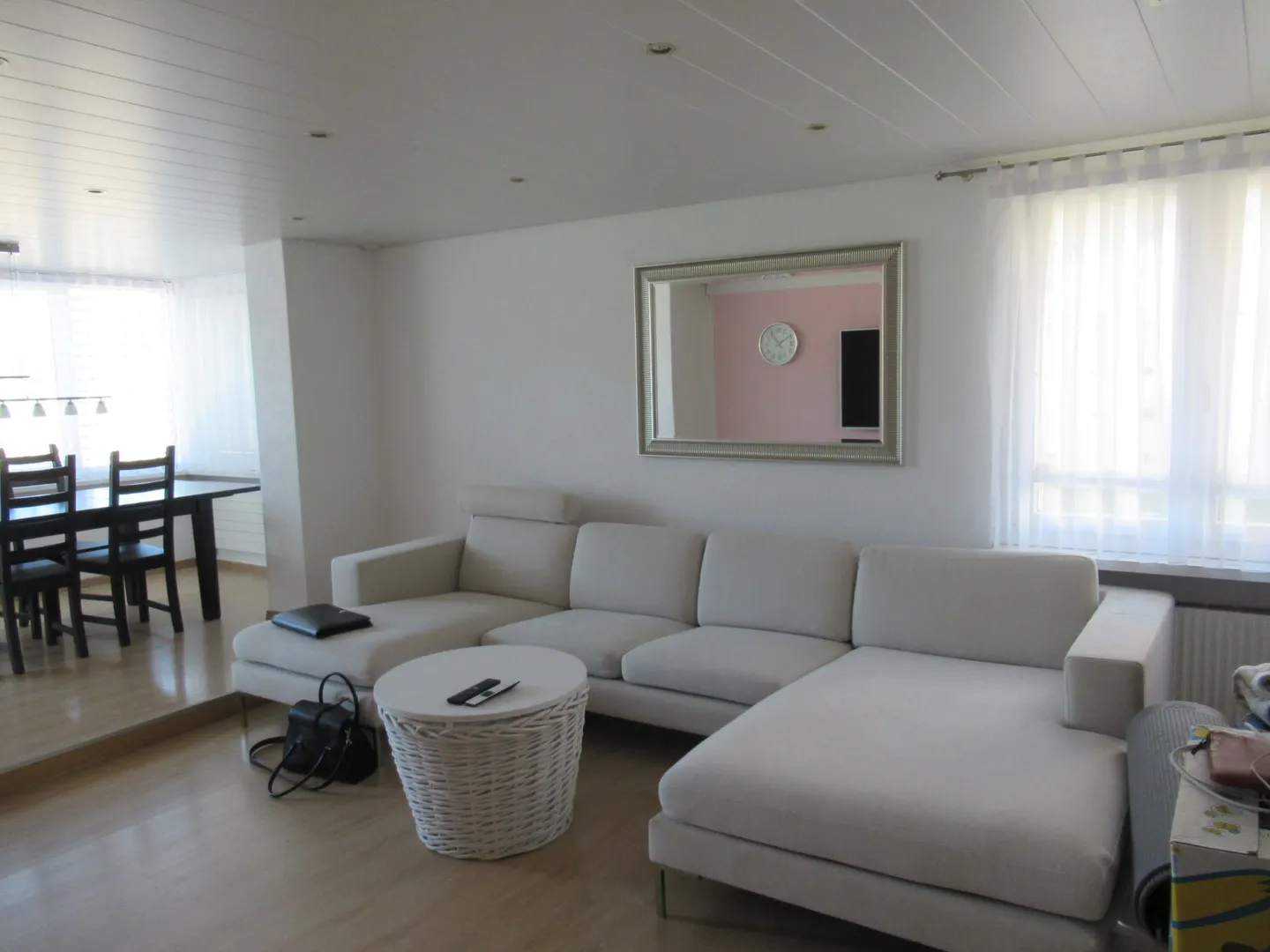 4.5-room apartment with large seating area and green space - Photo 3 of 10
