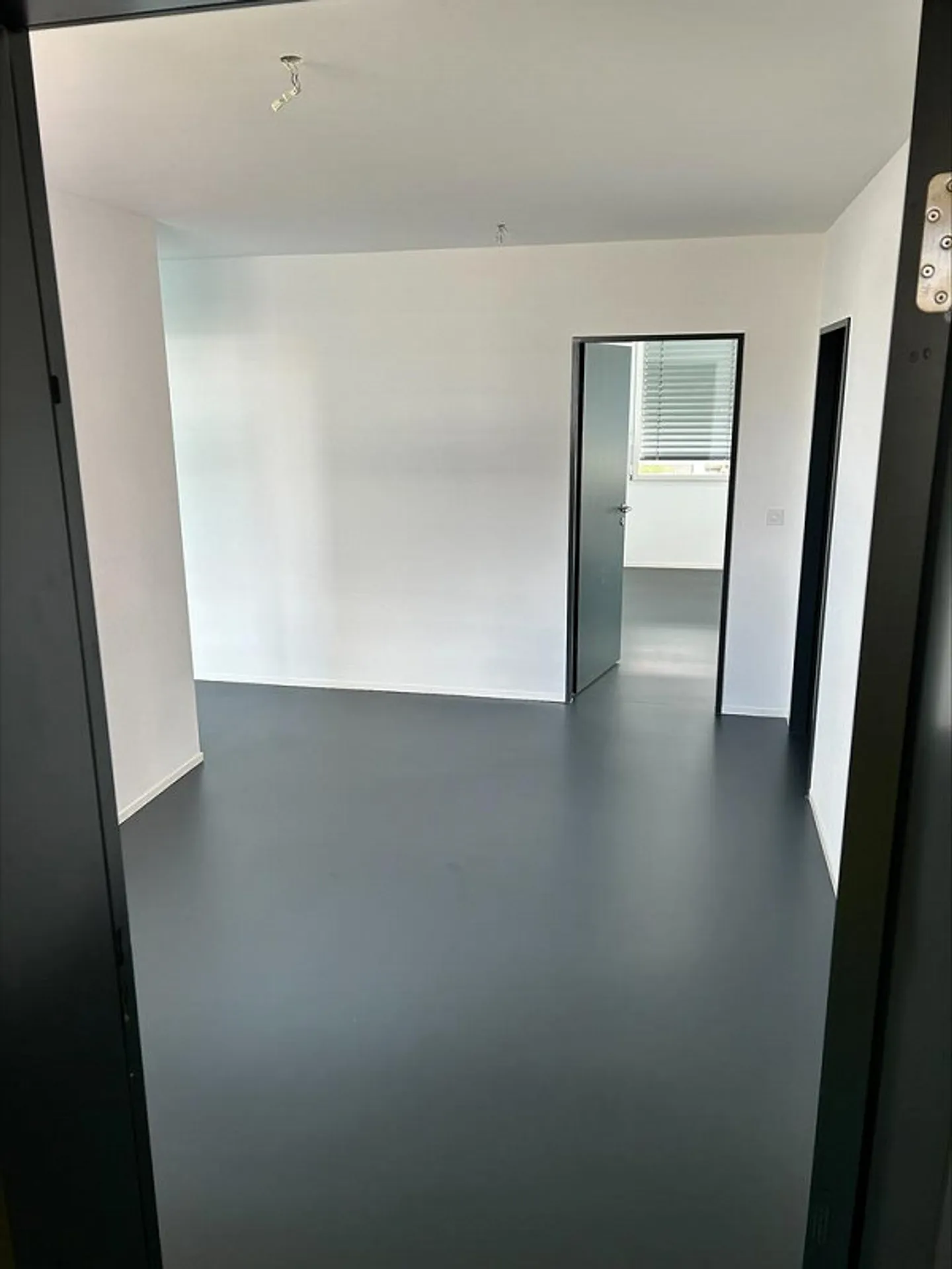 Vivere proprio accanto alla stazione ferroviaria di Schlieren - Foto 4 di 6