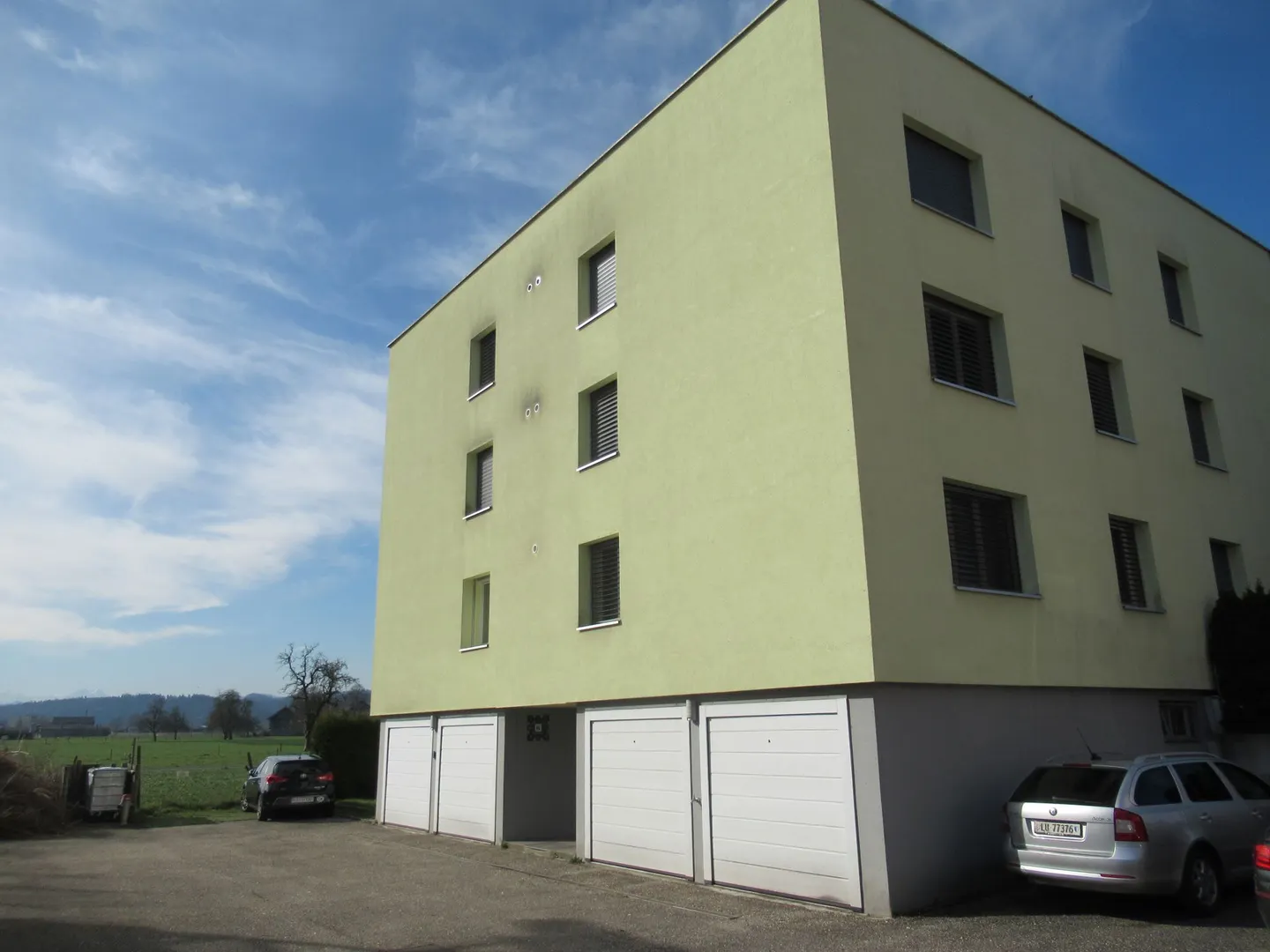 4.5-room apartment with large seating area and green space - Photo 1 of 10