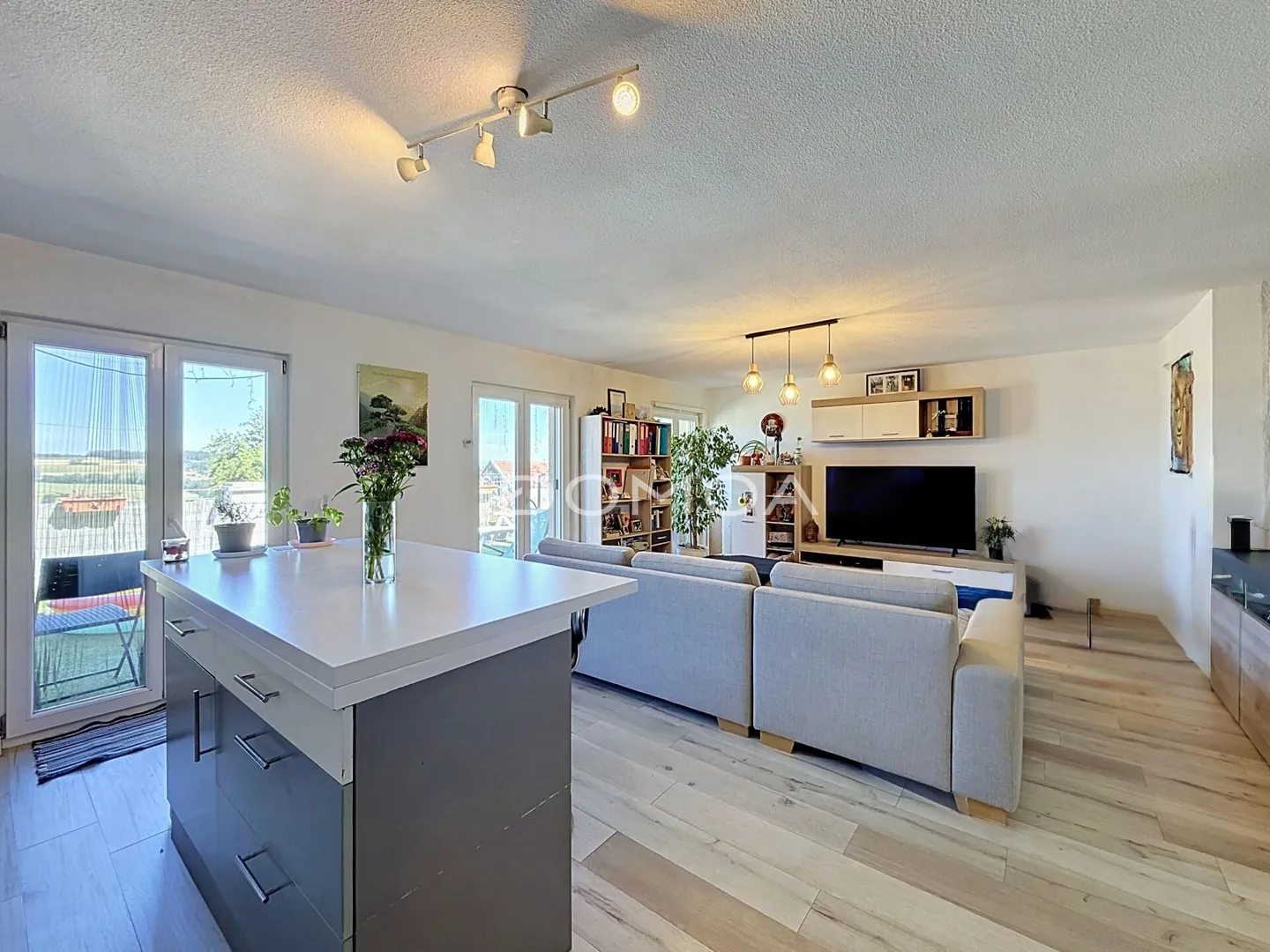 Charmante 3,5-Zimmer-Wohnung mit großer Terrasse - Foto 1 von 11