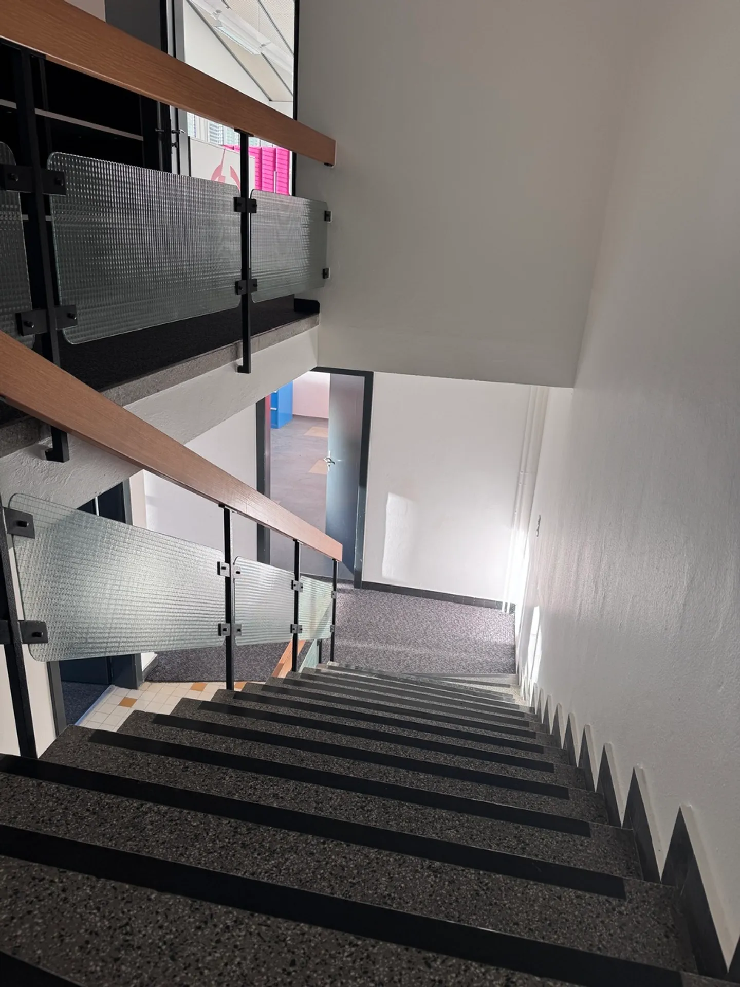 Granges-Marnand, in affitto, uffici e depositi di 408 m2 - Foto 9 di 18