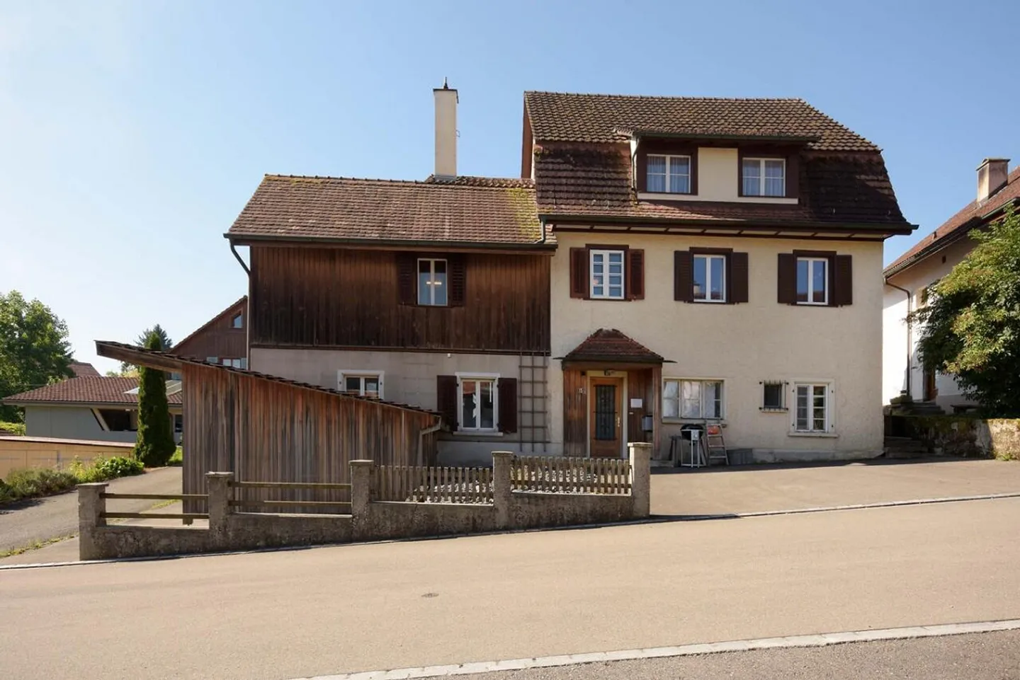 Vielseitiges Familienhaus in Schlatt - Foto 2 von 12