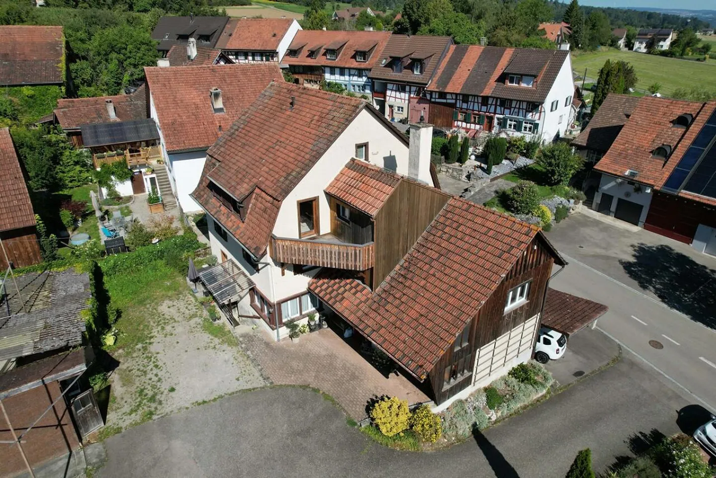 Vielseitiges Familienhaus in Schlatt - Foto 3 von 12
