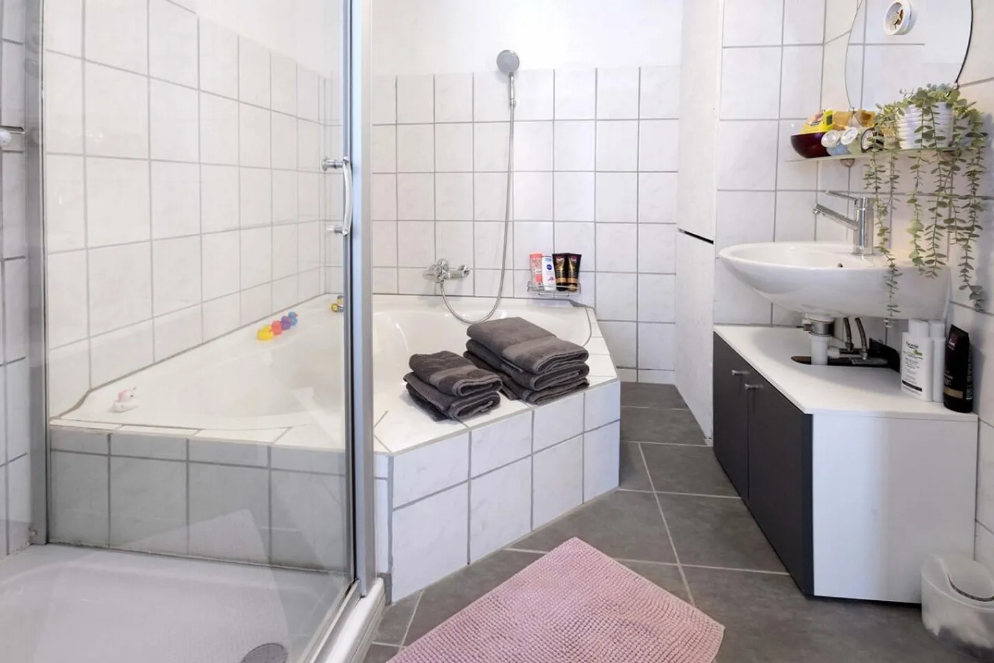 Vielseitiges Familienhaus in Schlatt - Foto 9 von 12