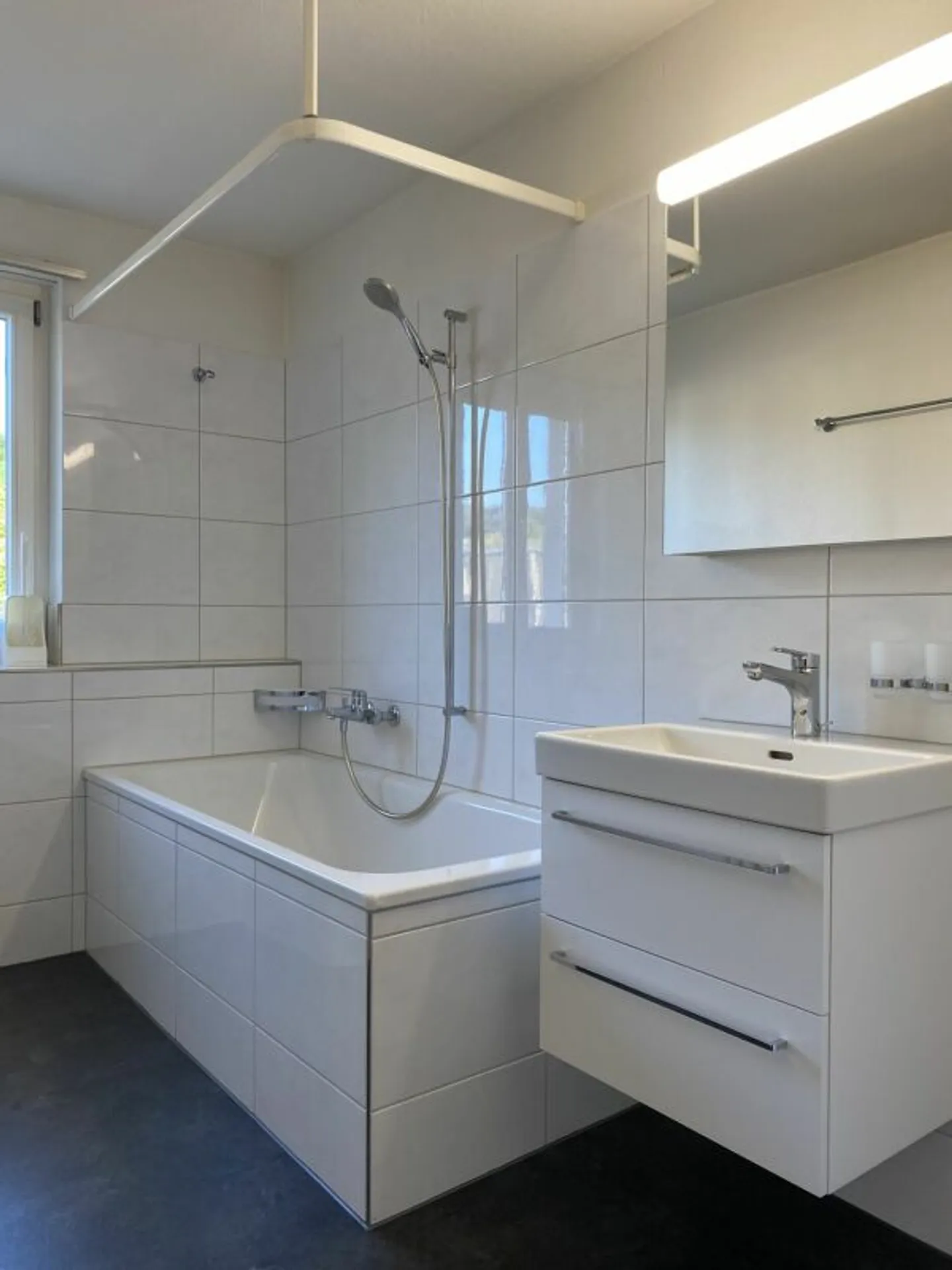 VIVERE NEL CUORE DI KÜTTIGEN - Foto 11 di 15