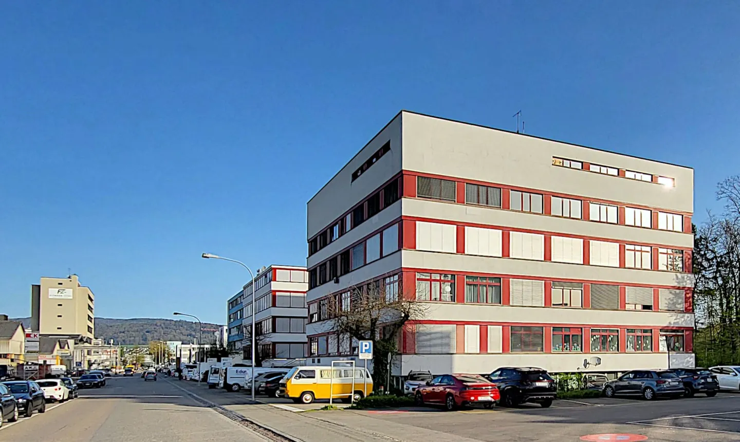 Bureaux/commerciaux magnifiquement aménagés avec beaucoup de lumière naturelle ! - Photo 4 sur 4