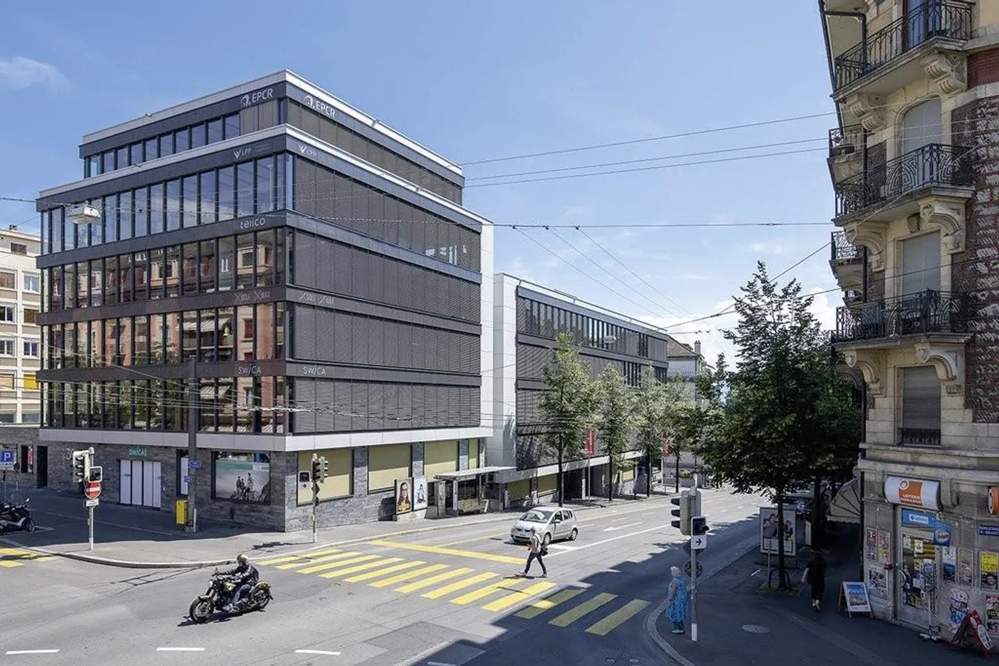 Looking for covered parking for your motorcycle near the train station? - Photo 1 of 2