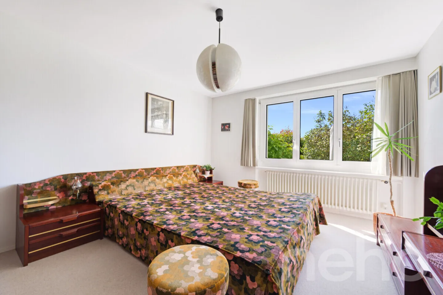 «Grosszügiges Haus mit Einliegerwohnung, Garten und Pool» - Foto 8 von 13