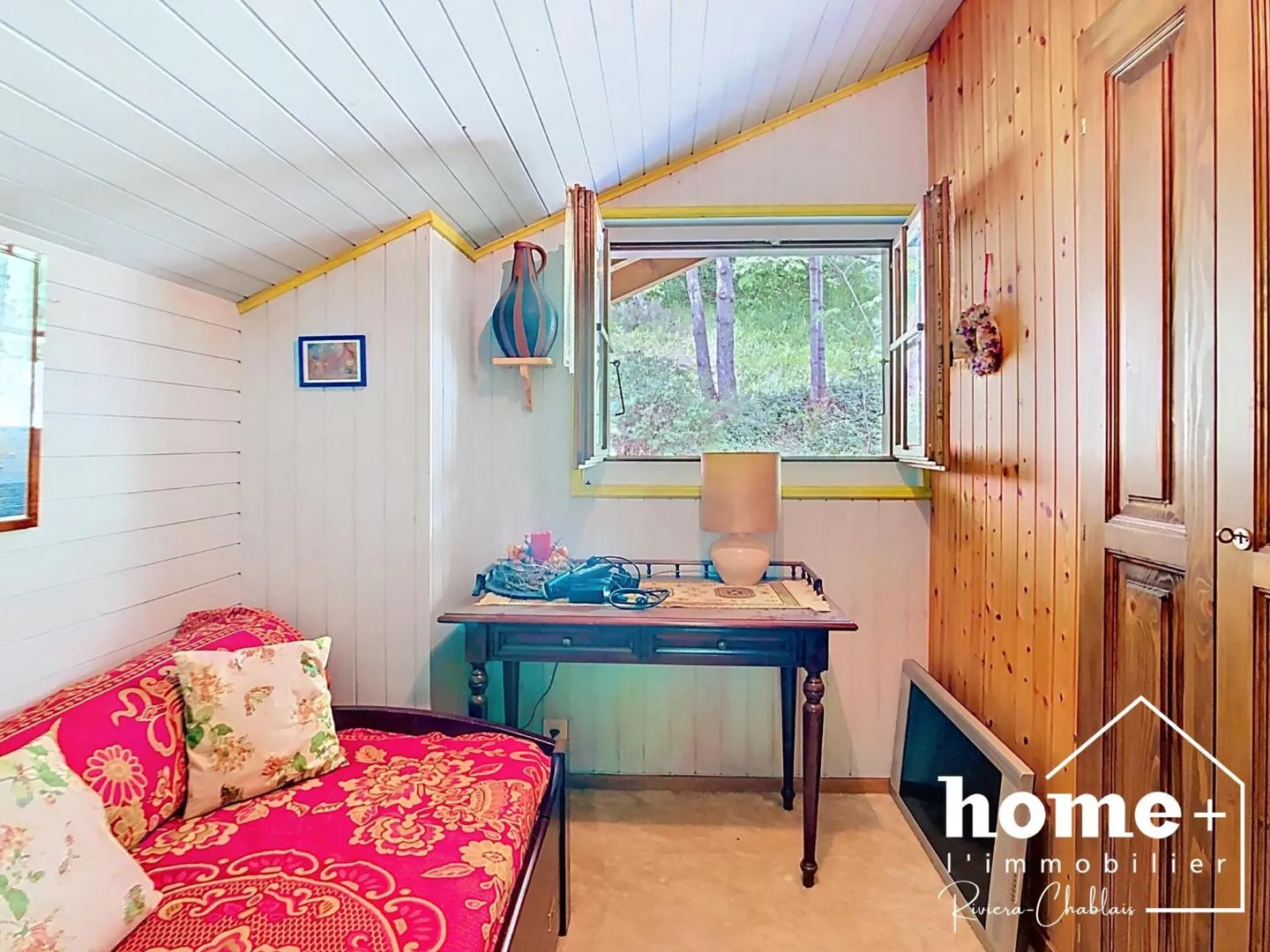 Chalet with 4 Rooms and Charm as well as View - Photo 10 of 11