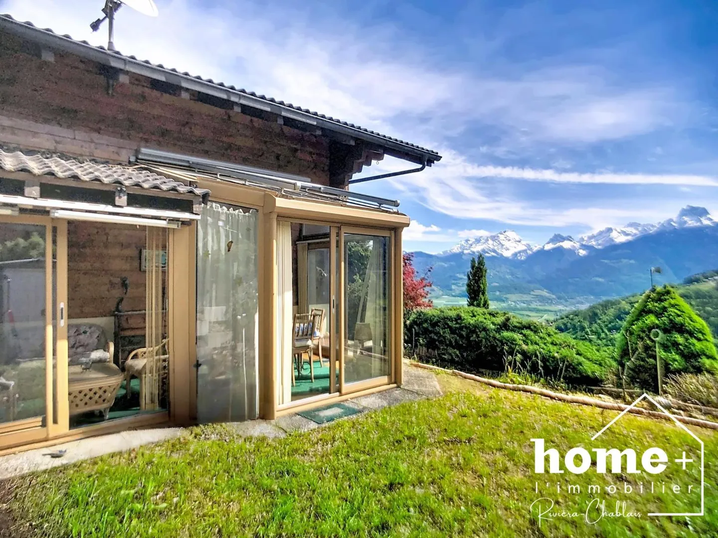 Chalet with 4 Rooms and Charm as well as View - Photo 4 of 11