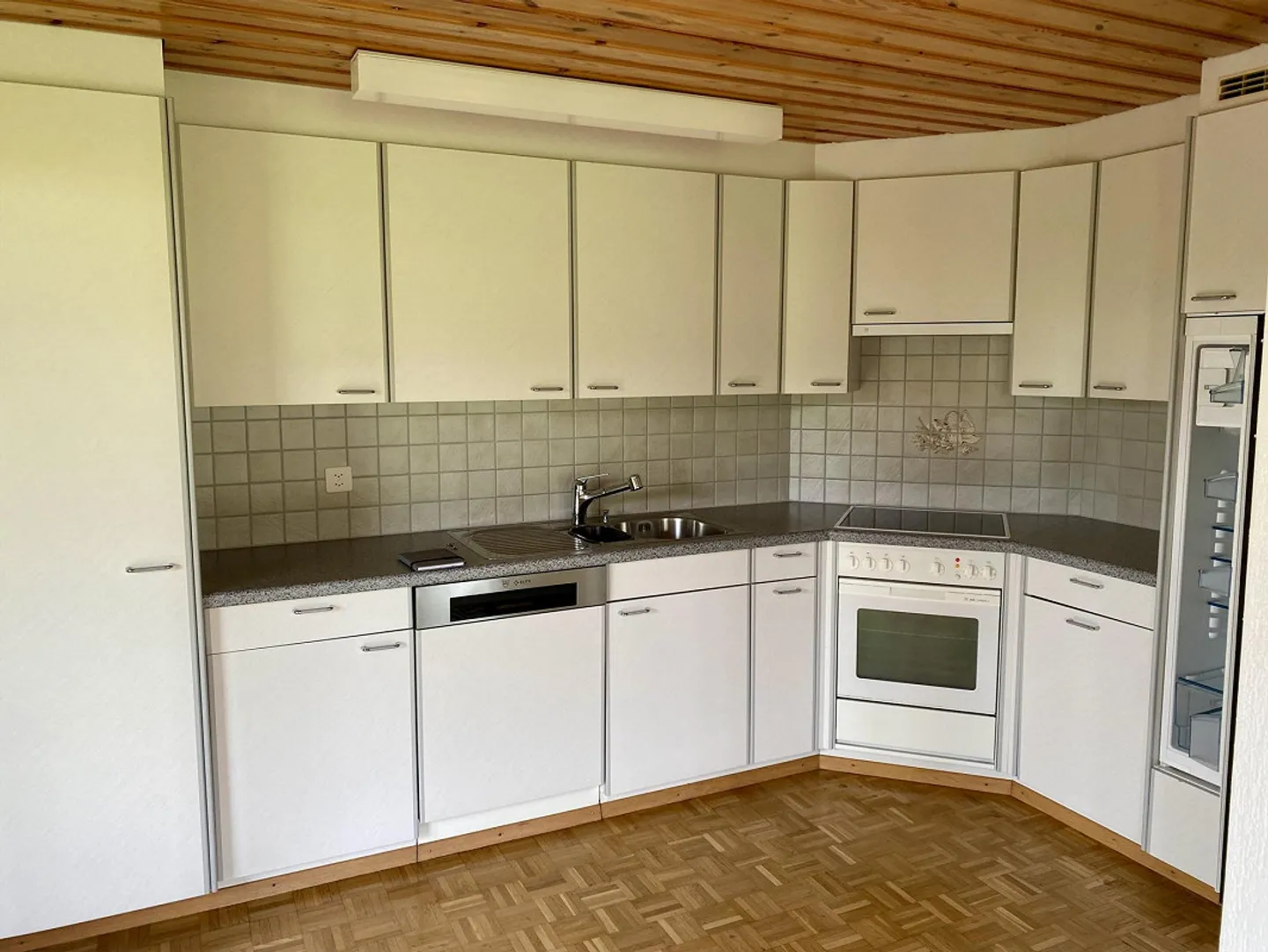 3 1/2 Zimmer Wohnung direkt beim Bahnhof - Foto 6 von 13