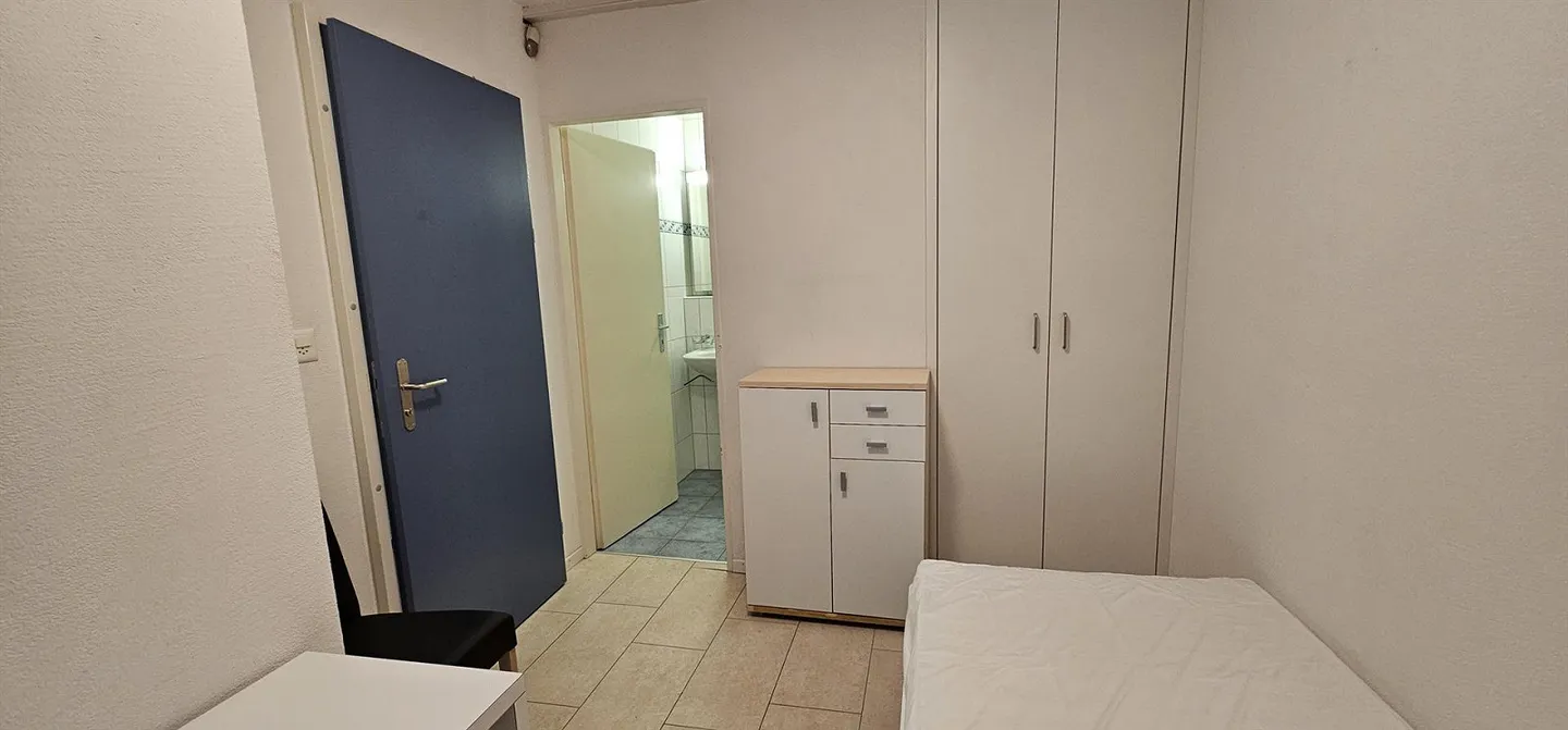 Möbliertes Zimmer für Nichtraucher - Foto 2 von 3