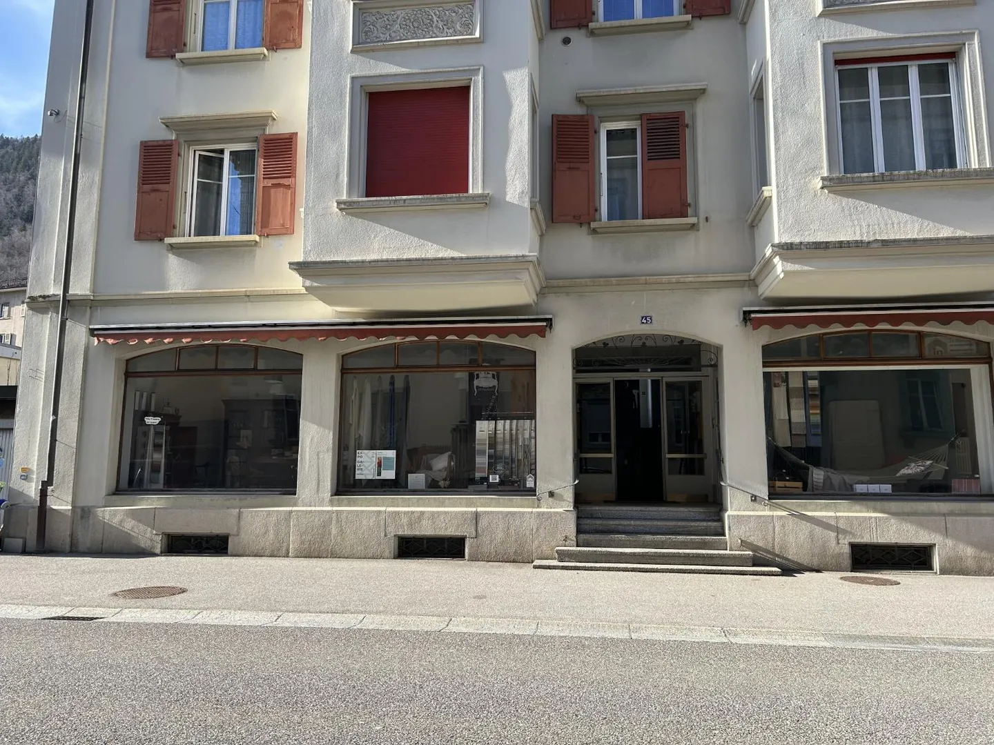 Espace Commercial à St-Imier - Photo 2 sur 2