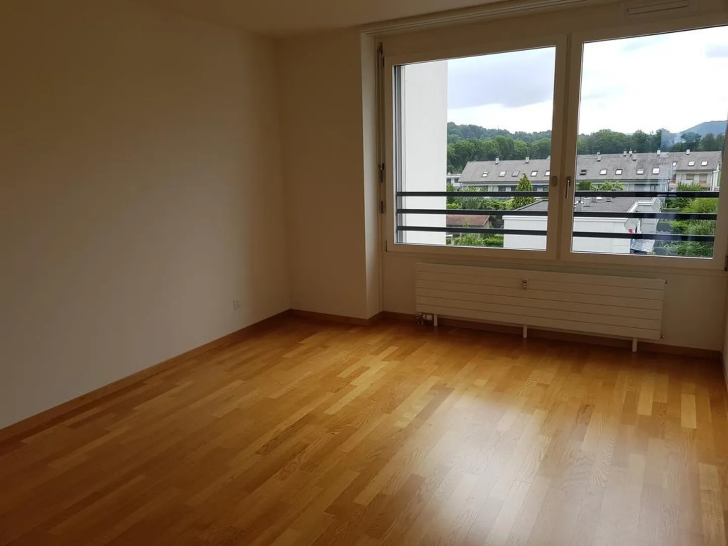 Apartment with beautiful view for rent - Photo 10 of 11