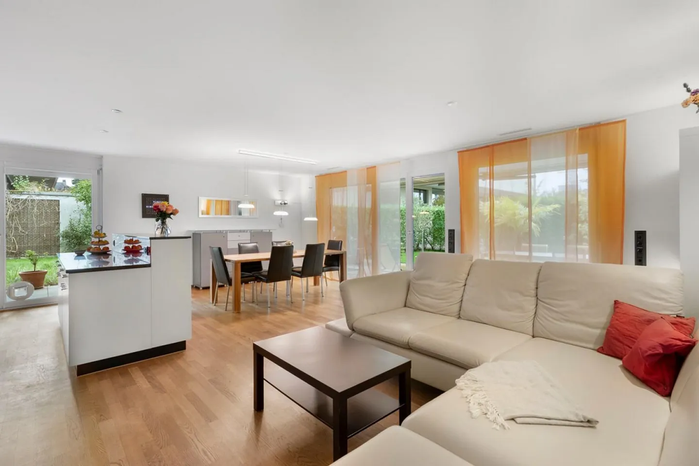 Moderno appartamento di 4,5 stanze con giardino paradisiaco in standard Minergie - Foto 3 di 9