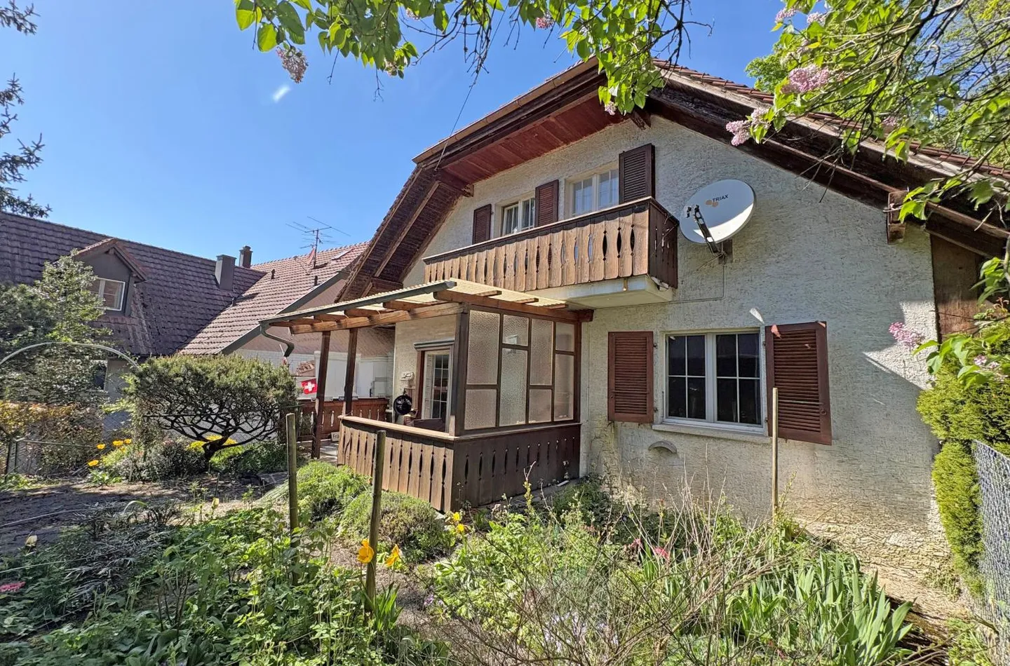Bâtiment résidentiel avec deux appartements à Münchenwiler... - Photo 1 sur 13