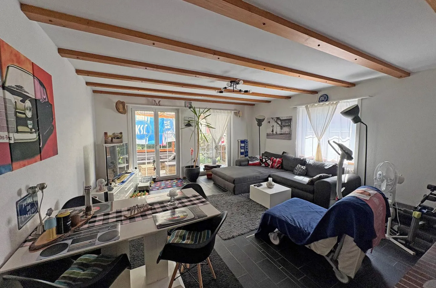 Bâtiment résidentiel avec deux appartements à Münchenwiler... - Photo 3 sur 13