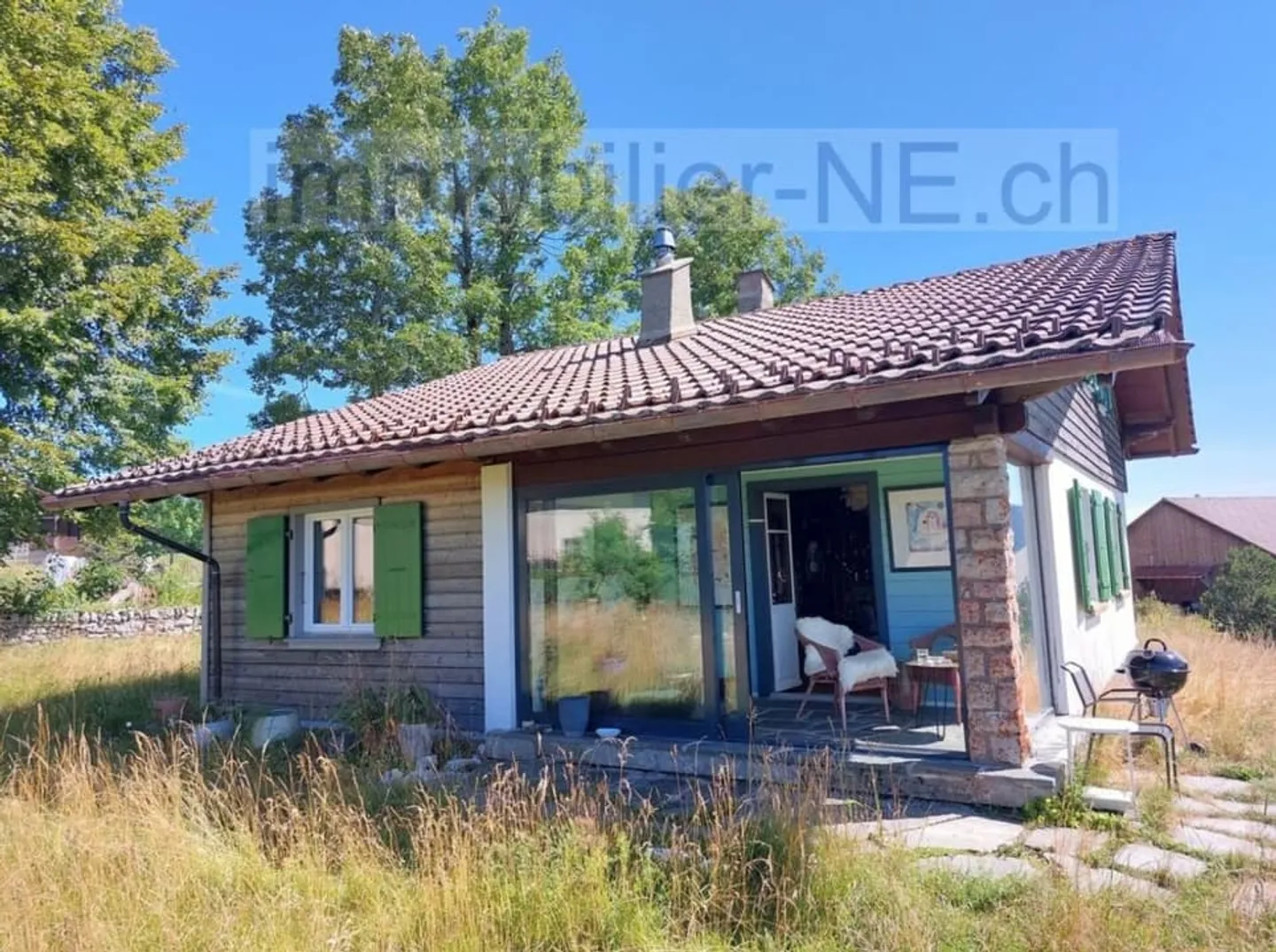 Chalet with exceptional panoramic view and large garden - Photo 1 of 13
