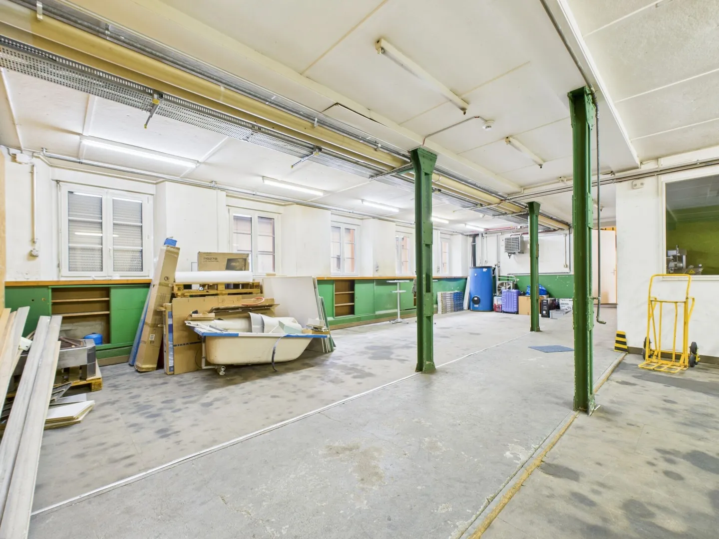 Versatile property with residential and commercial use - Photo 12 of 16