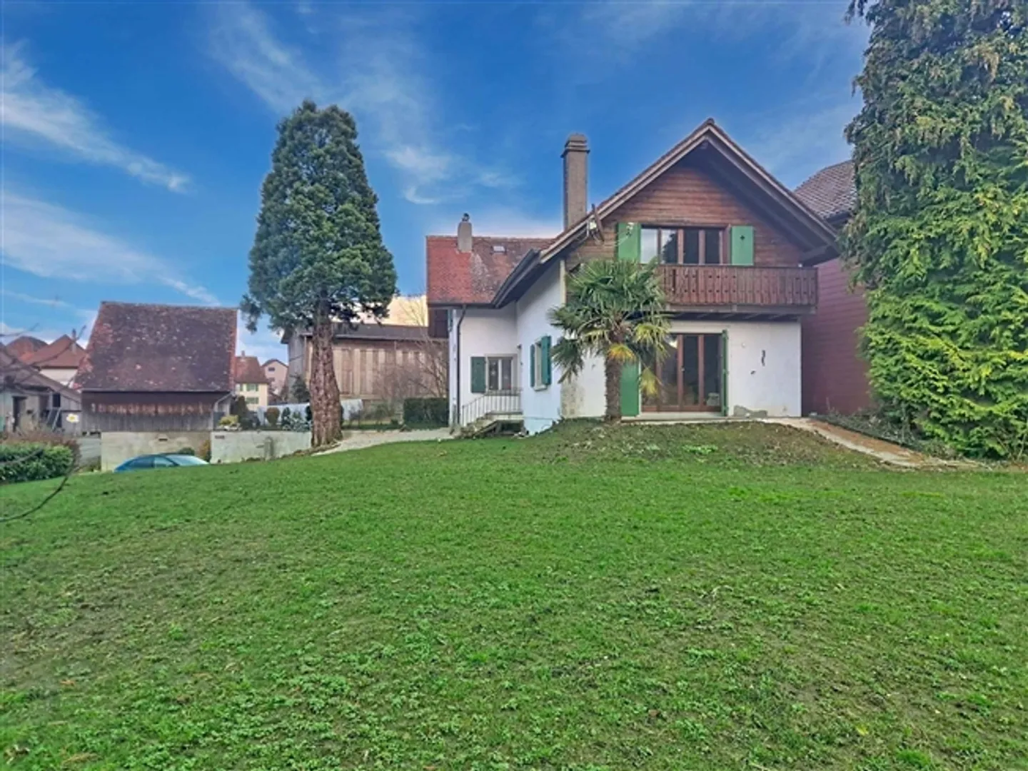 Charmantes Haus mit Renovierungspotenzial - Foto 1 von 13