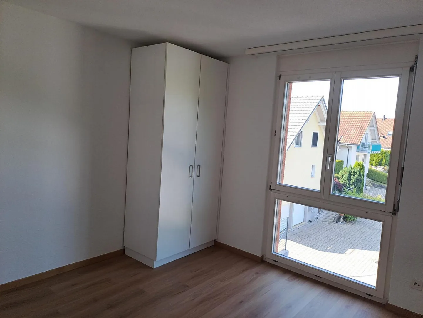 Moderno, luminoso appartamento di 3,5 locali in posizione tranquilla con vista sul verde - Foto 6 di 23