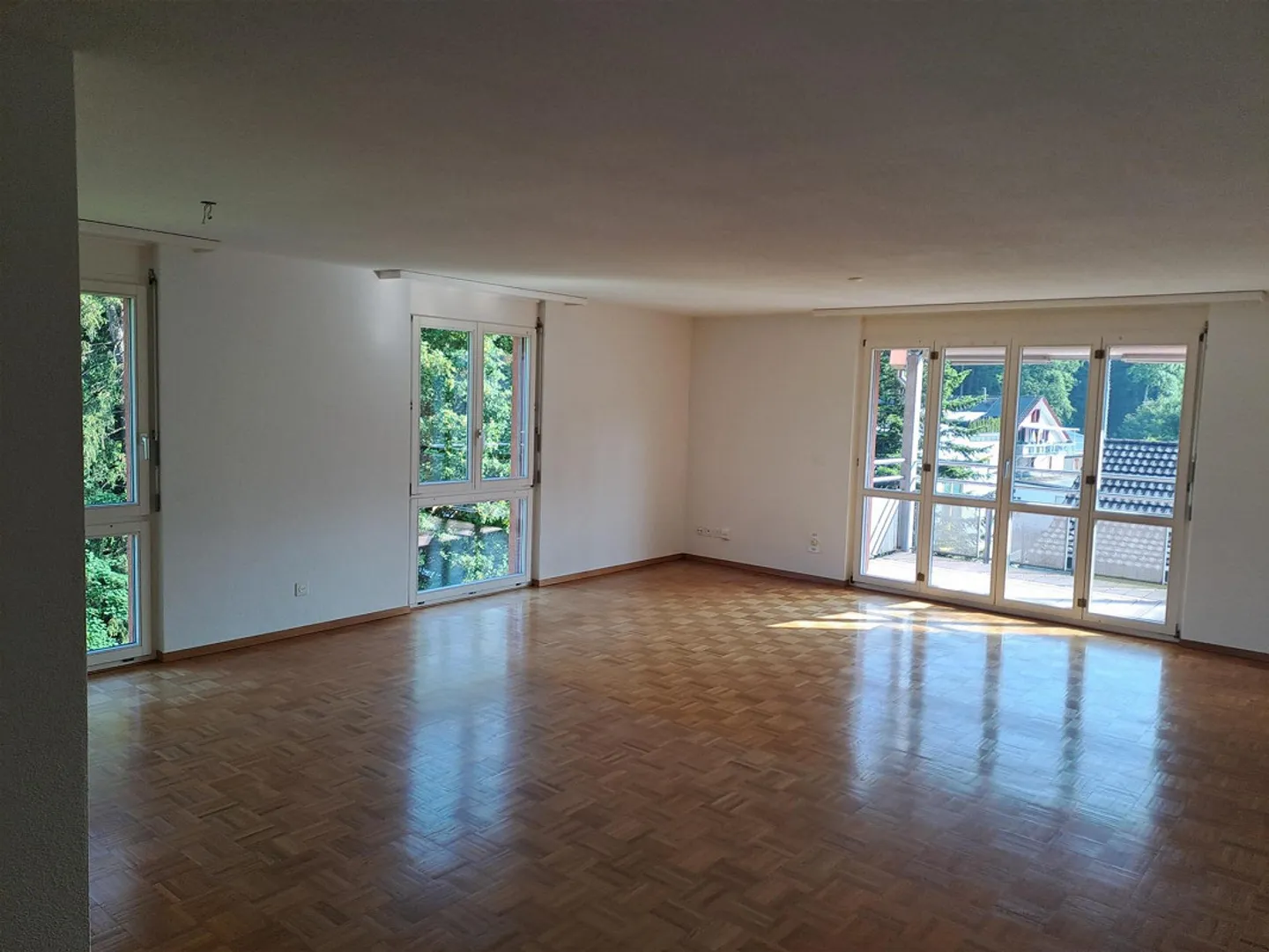 Moderno, luminoso appartamento di 3,5 locali in posizione tranquilla con vista sul verde - Foto 11 di 23