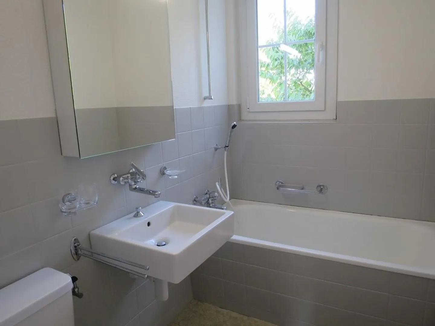 3 Room Apartment with Garden - Photo 4 of 10