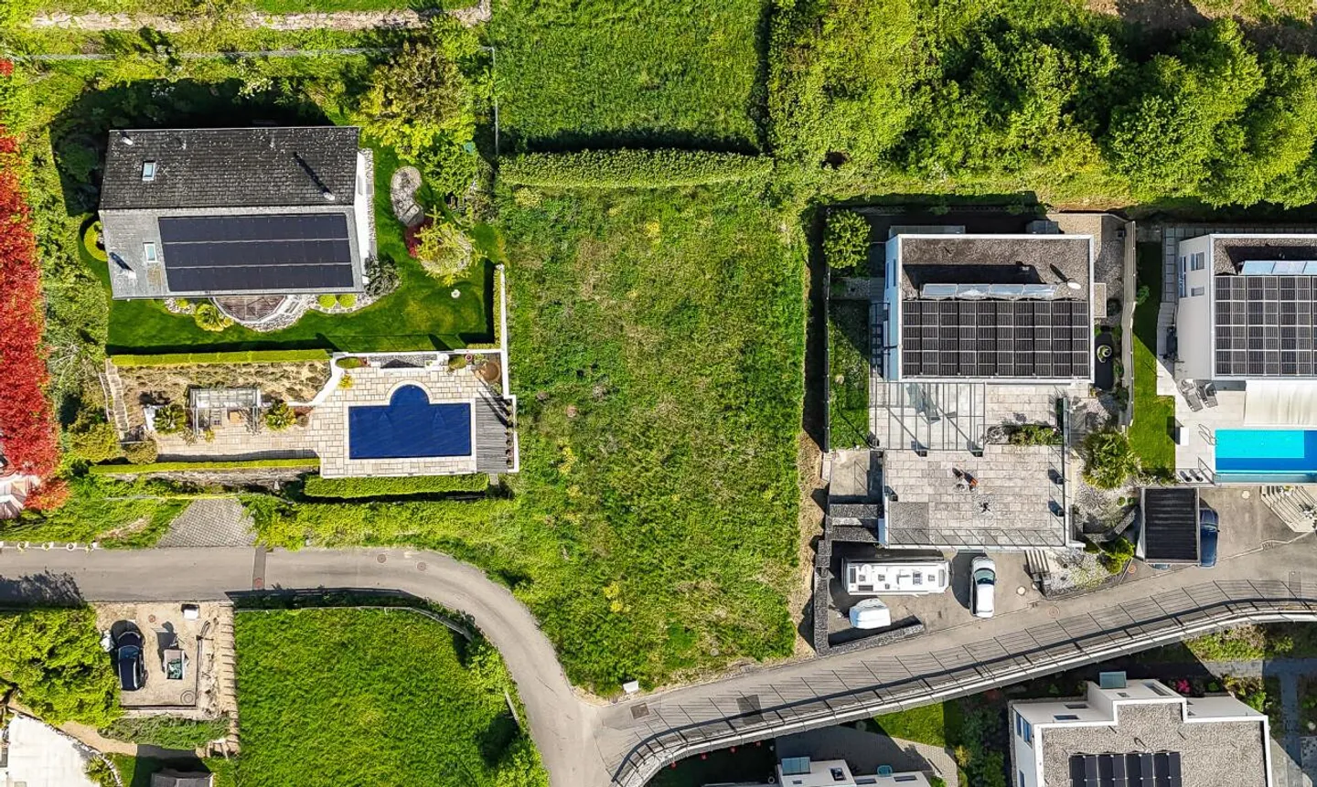 Architect-designed villa with panoramic views of the lake and mountains - Photo 7 of 13