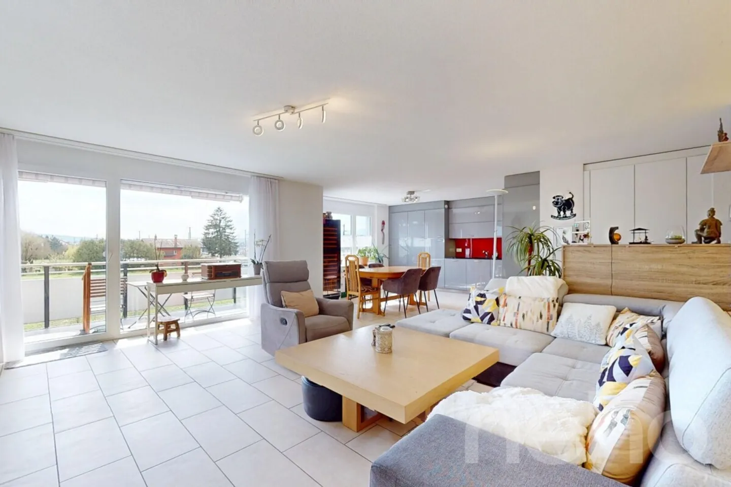 Appartement à vendre - Photo 2 sur 13