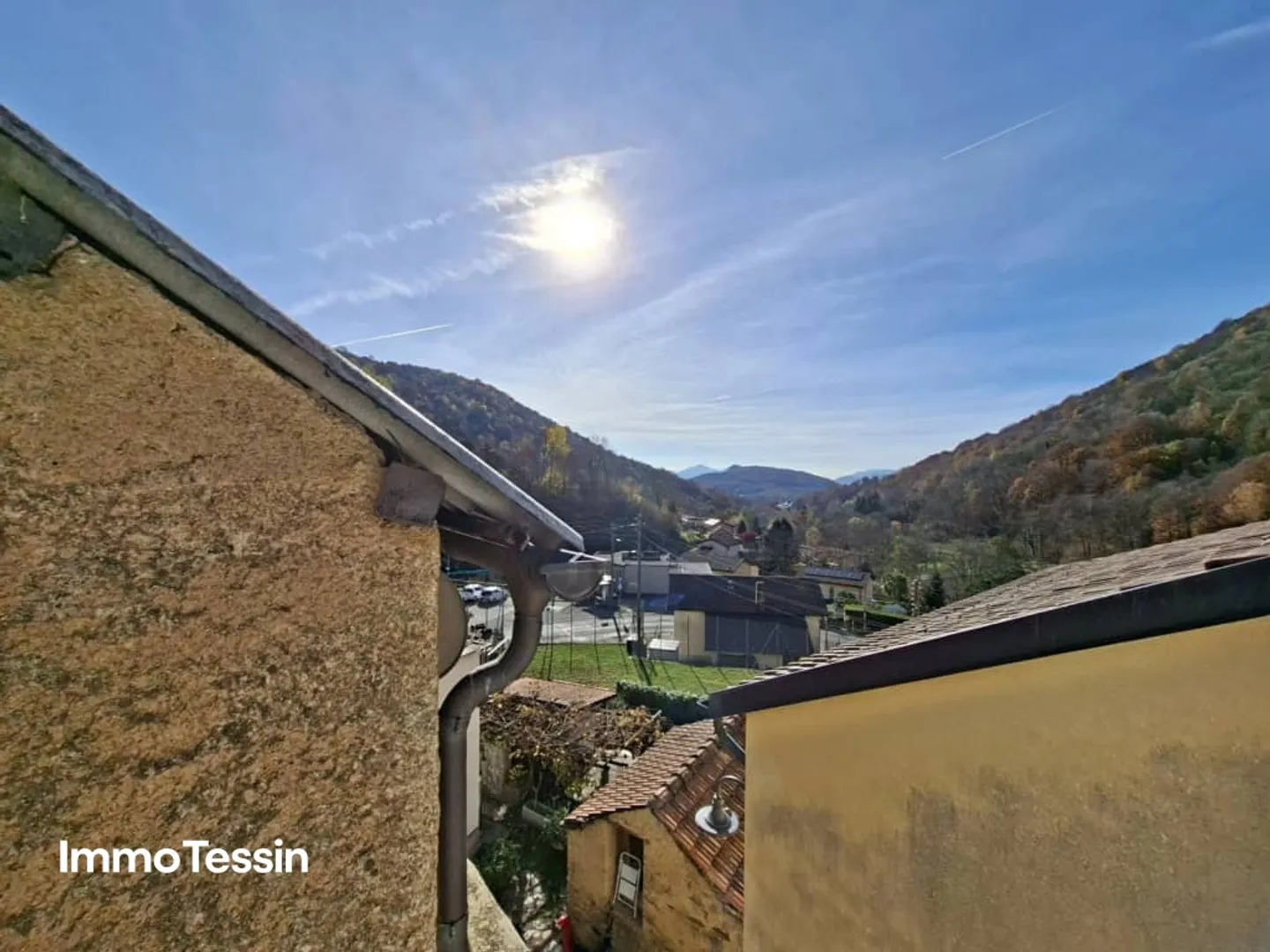 Autentica casa ticinese con molto fascino in una posizione tranquilla nel cuore di Odogno - Foto 4 di 13