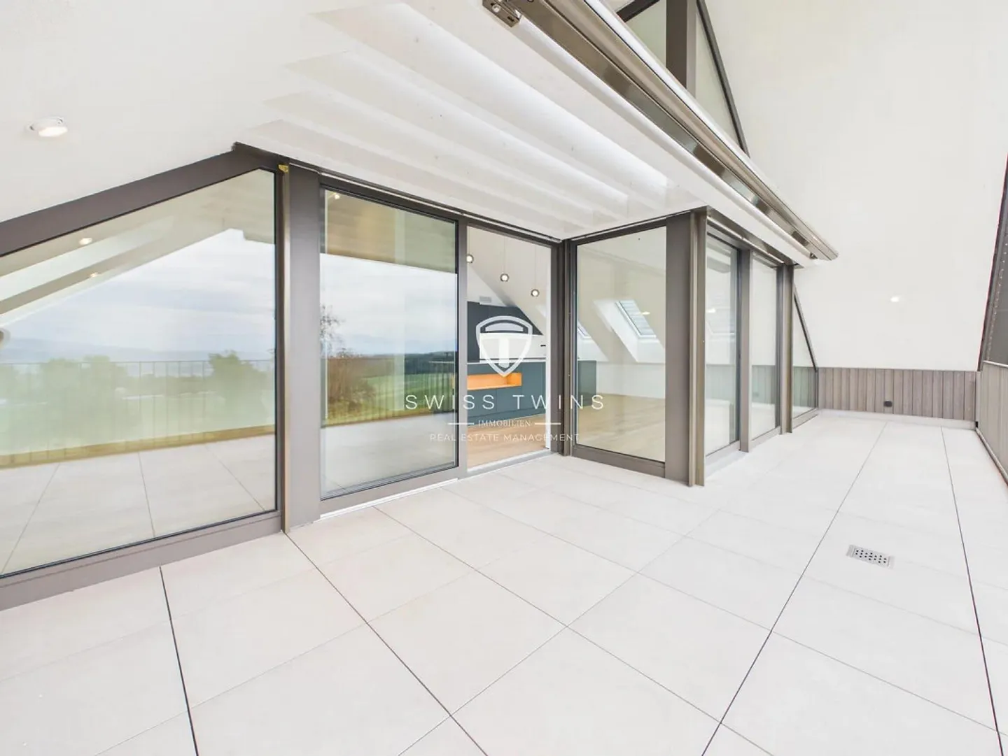 Appartement Penthouse Exclusif 3.5 Pièces avec Vue - Une Touche de Do... - Photo 11 sur 13