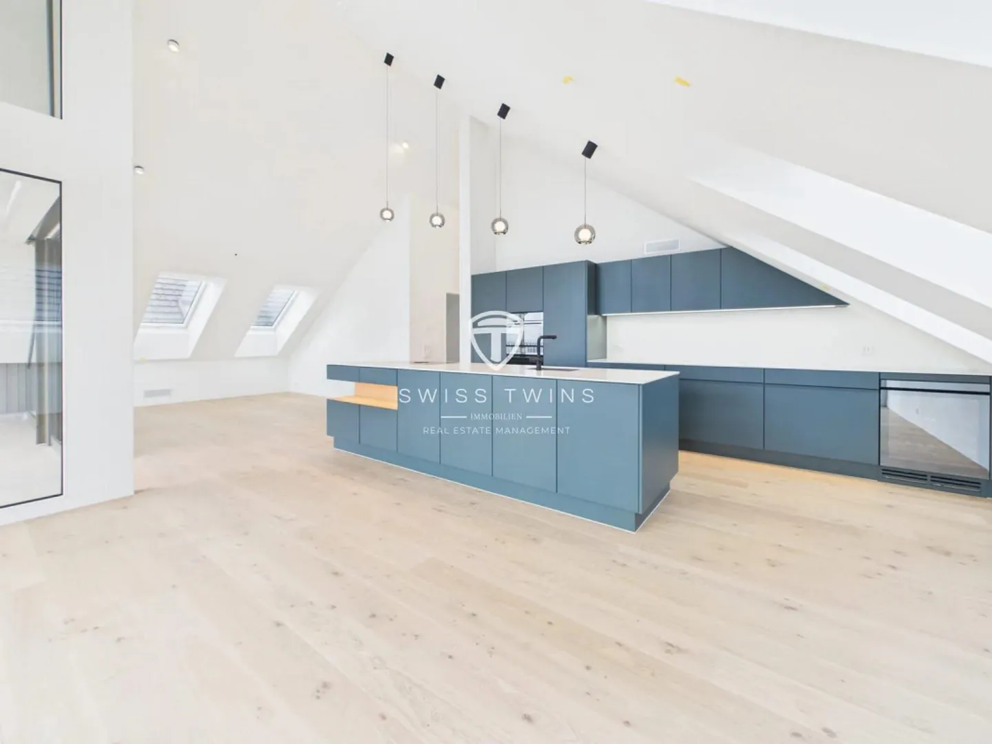 Appartement Penthouse Exclusif 3.5 Pièces avec Vue - Une Touche de Do... - Photo 1 sur 13