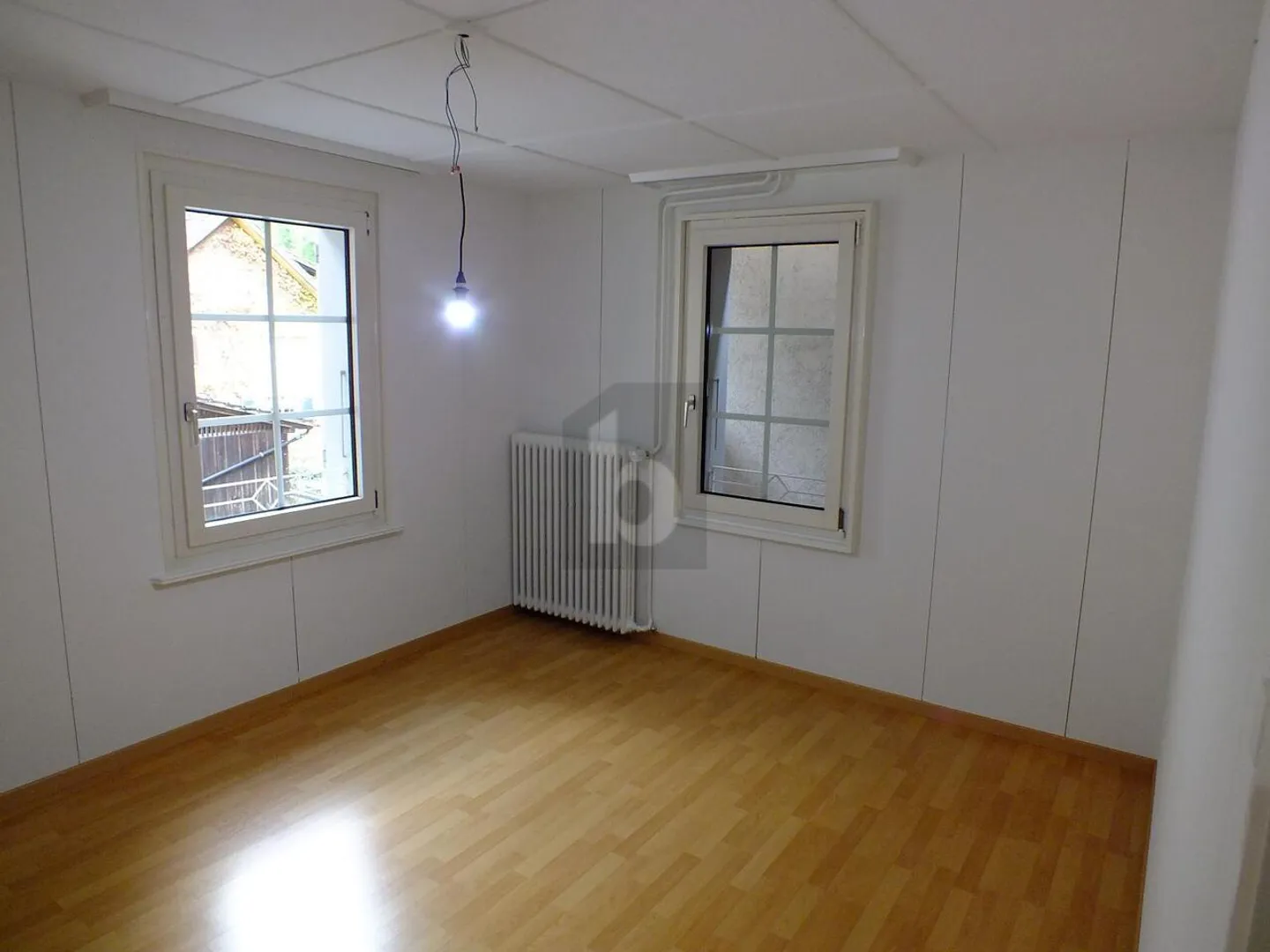 RENOVIERT MIT CHARME UND LOGGIA - Foto 2 von 6