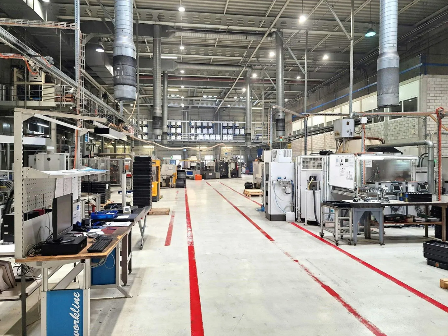 Hall industriel de 10 000 m2, divisible et accessible aux camions, de 10 m de haut avec... - Photo 5 sur 8