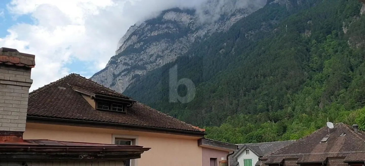 RENOVIERT MIT CHARME UND LOGGIA - Foto 3 von 6