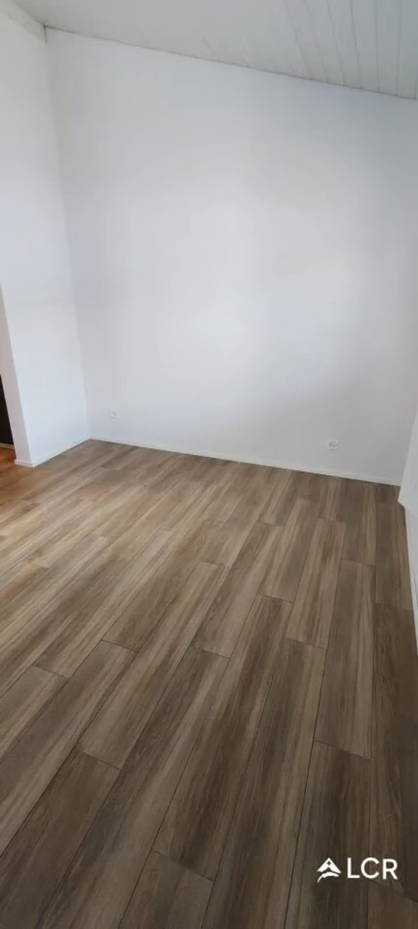 Magnifique appartement de 5.5P / 4 CHB / 2 SDB / 1 balcon / 1 Jardin /2 places de parc - Photo 7 of 13