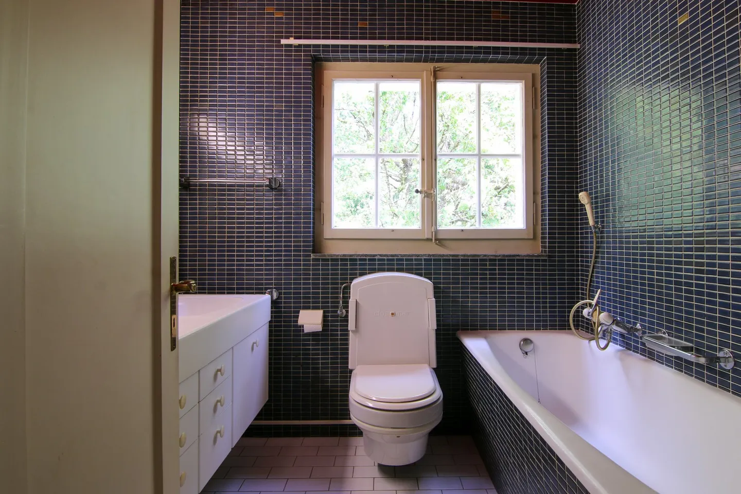 Green Oasis with Pool - Your Retreat Close to the City - Photo 8 of 15