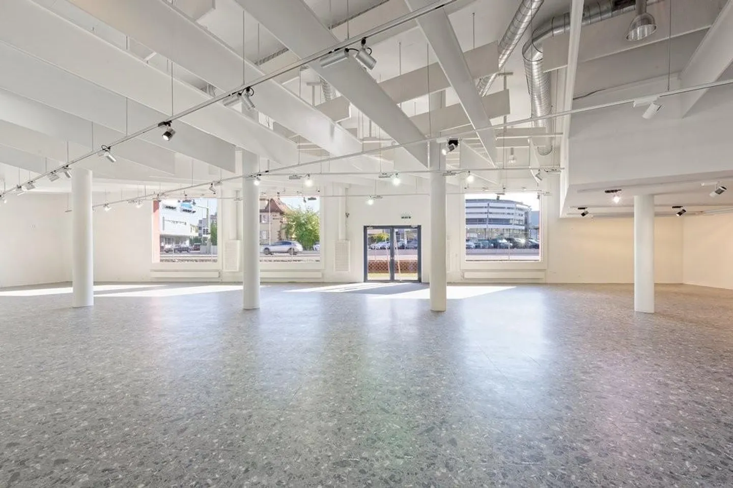 L'Opportunité - Espace Commercial Attrayant dans un Emplacement de Choix - Photo 3 sur 9