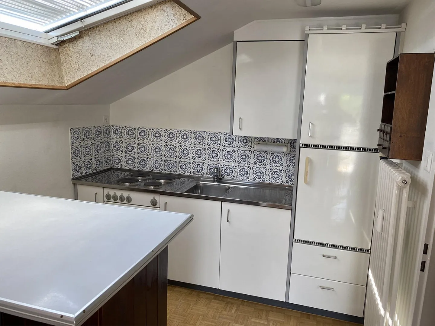 Appartamento mansardato di 2 stanze in zona residenziale privilegiata a Oberwil - Foto 4 di 12