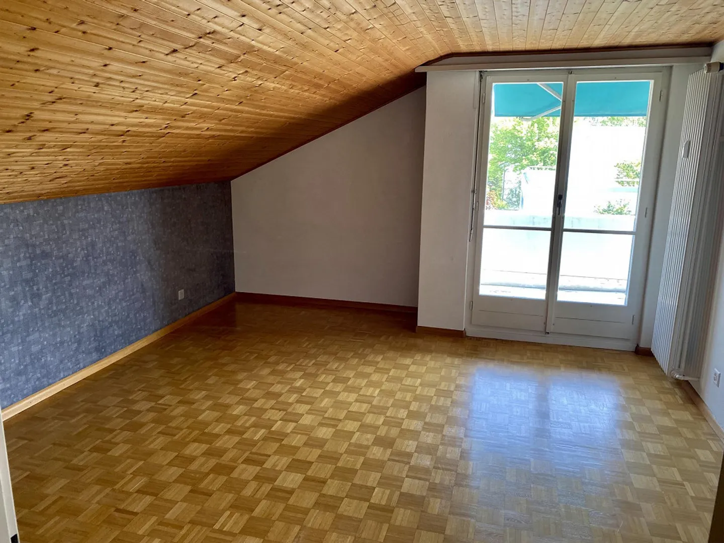 Appartamento mansardato di 2 stanze in zona residenziale privilegiata a Oberwil - Foto 6 di 12