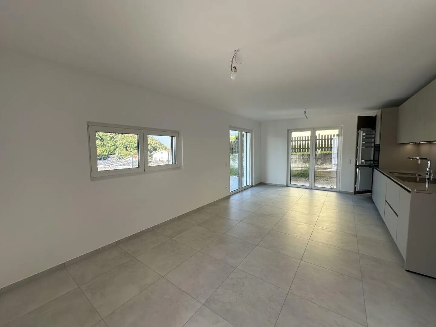 Neue und moderne 3,5-Zimmer-Wohnung mit privatem Garten und t... - Foto 3 von 14