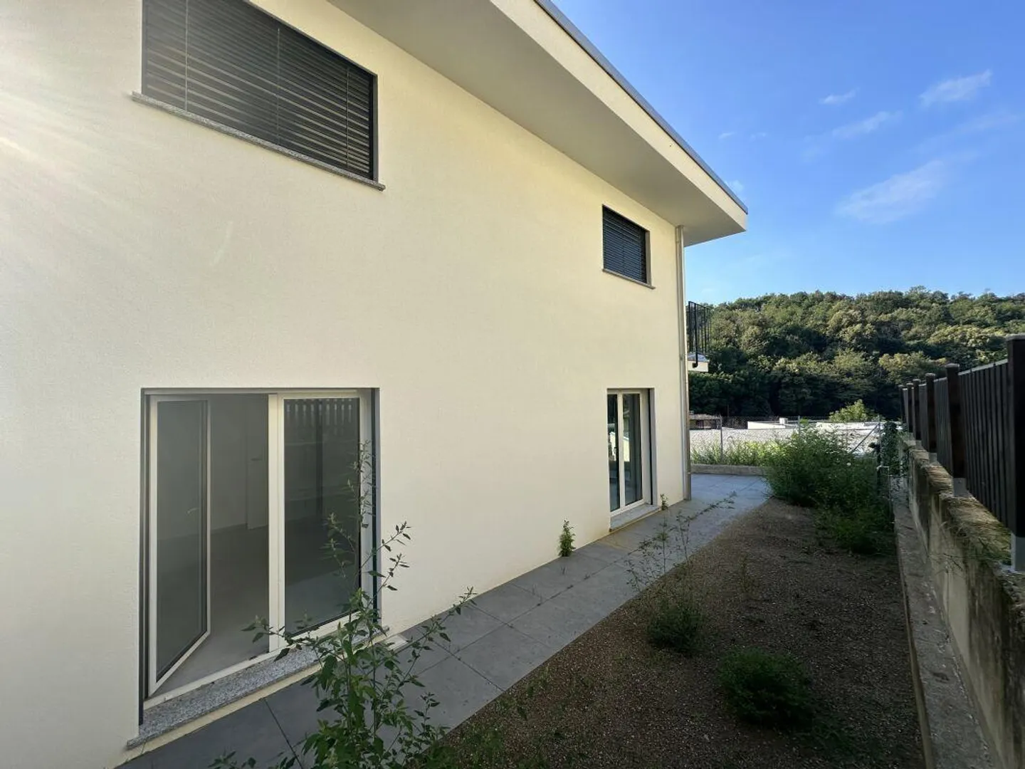 Neue und moderne 3,5-Zimmer-Wohnung mit privatem Garten und t... - Foto 12 von 14
